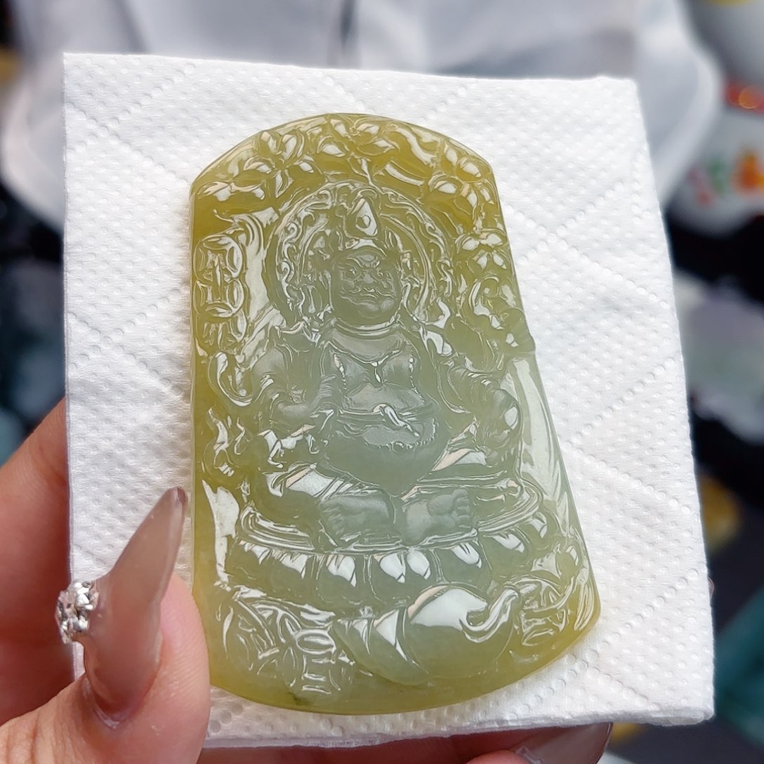 翡翠未镶嵌颈饰黄财神