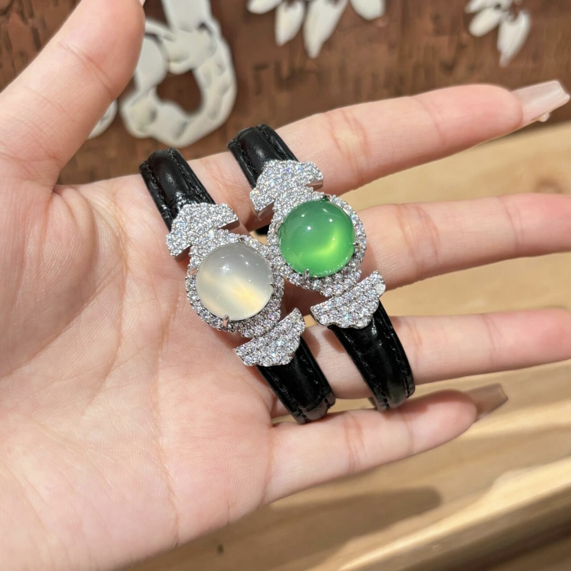 腕带手牌中性风个性大气绿鸽子蛋绿玉髓手链皮带款式手环女