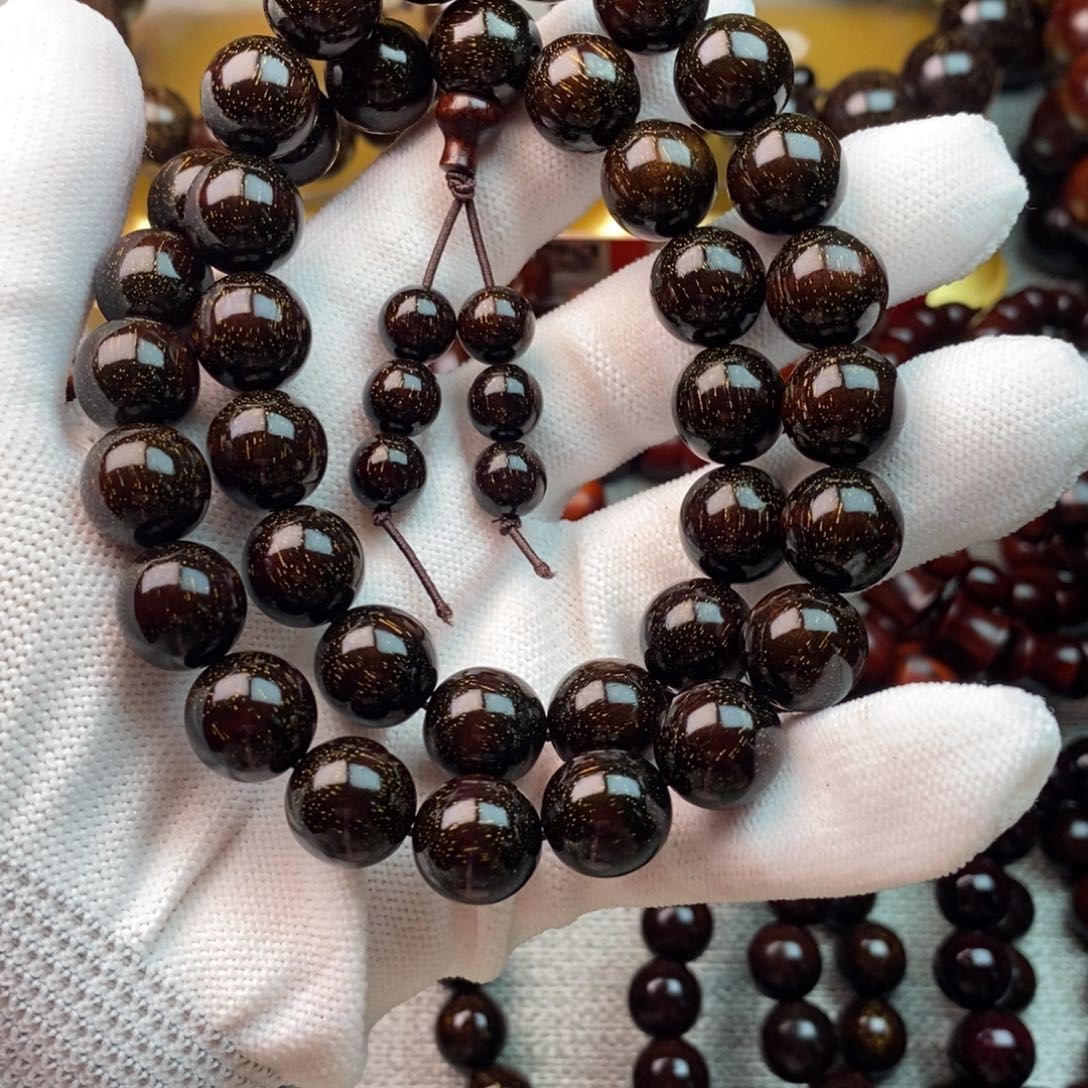 檀香紫檀（小叶紫檀）1.2手持满天星