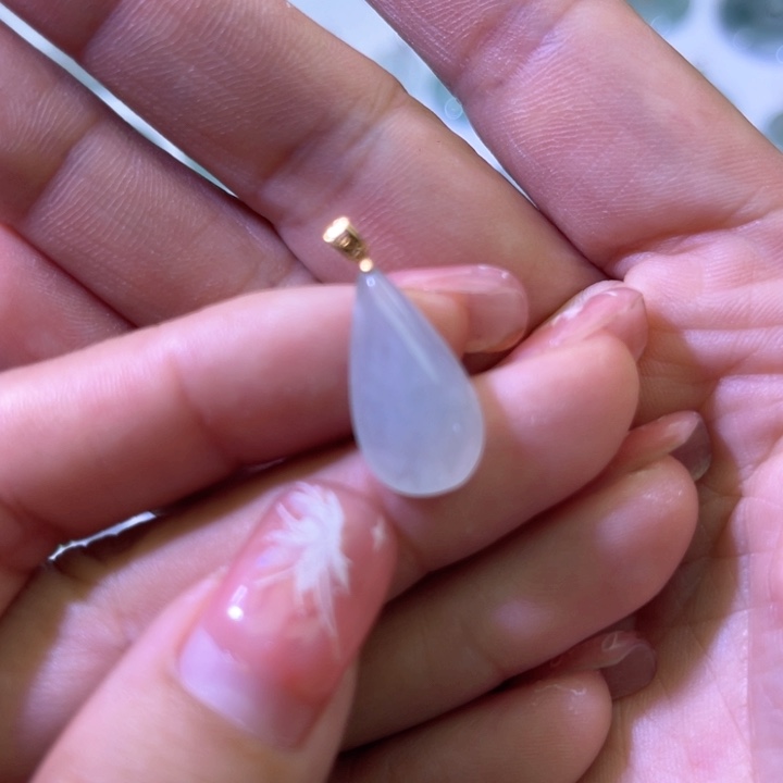 翡翠颈饰18K金镶嵌水滴