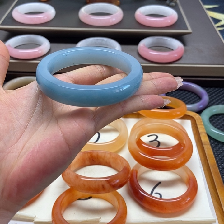 石英岩玉手镯未镶嵌哈****u