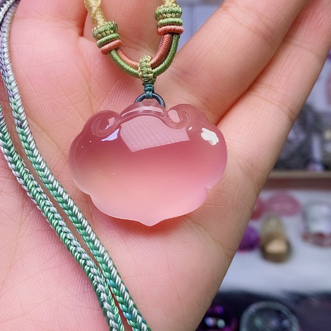 水晶吊坠(赠链)未镶嵌王***旺