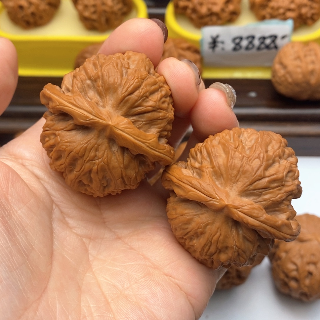 文玩核桃把件44尺精品金麒麟