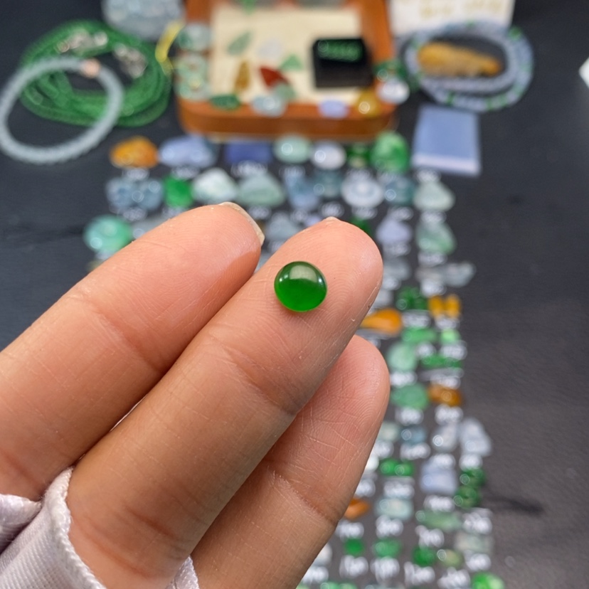 【闪购商品】翡翠挂件未镶嵌蛋