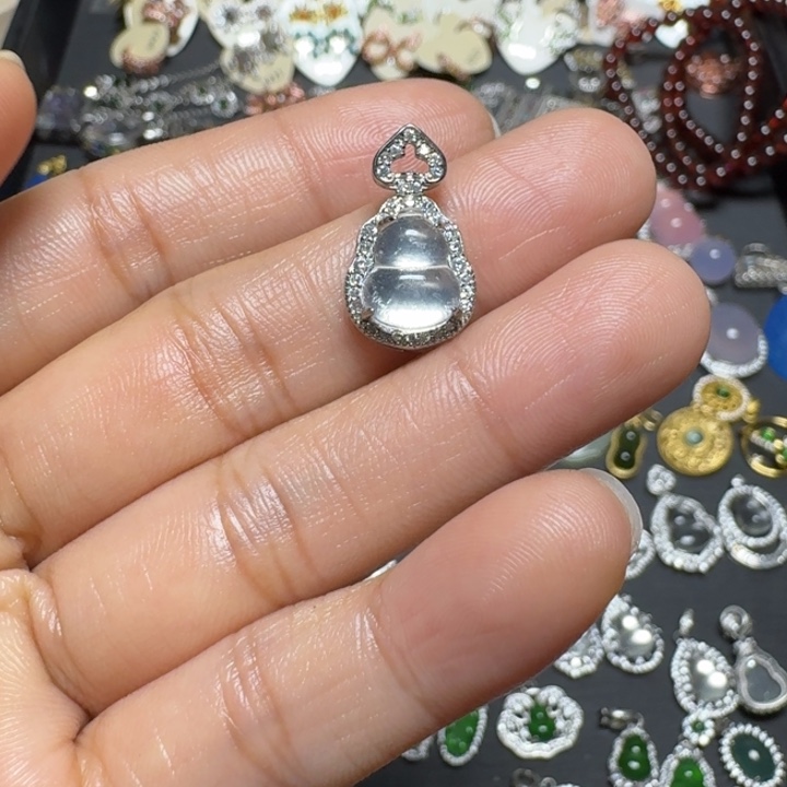 石英质玉颈饰银S925镶嵌