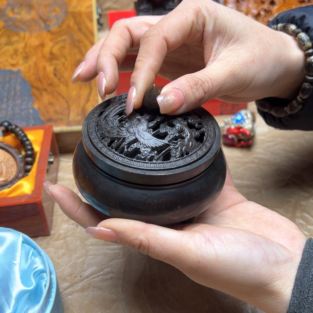 大叶紫檀（黑酸枝木类）