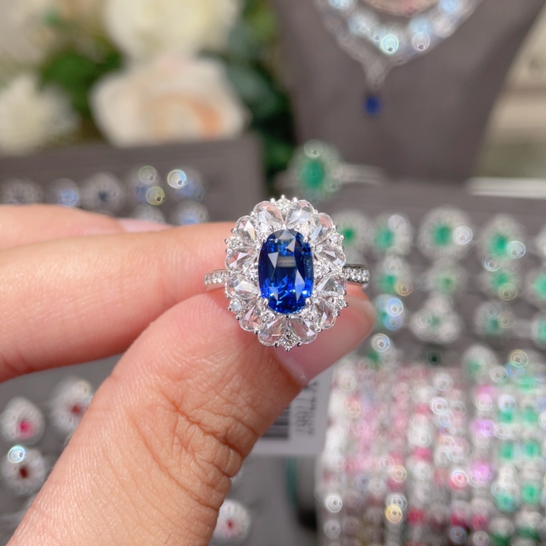 d***丹戒指蓝宝石18K金镶嵌2.58ct 