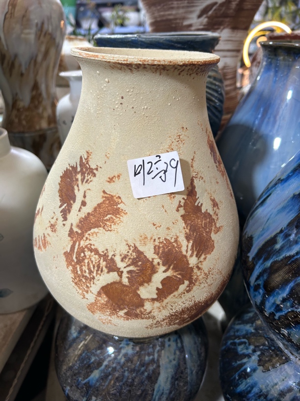 客厅装饰诧寂风陶罐