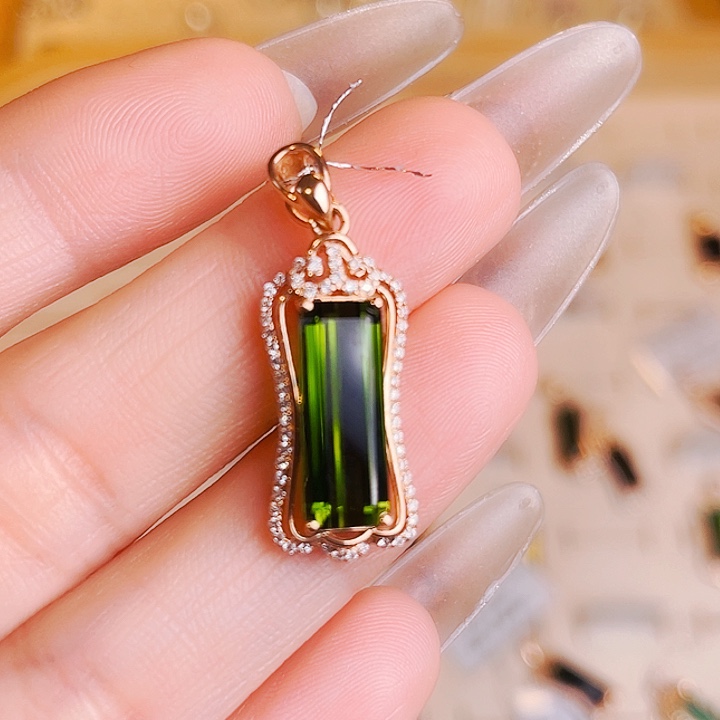 碧玺颈饰18K金镶嵌茉*儿