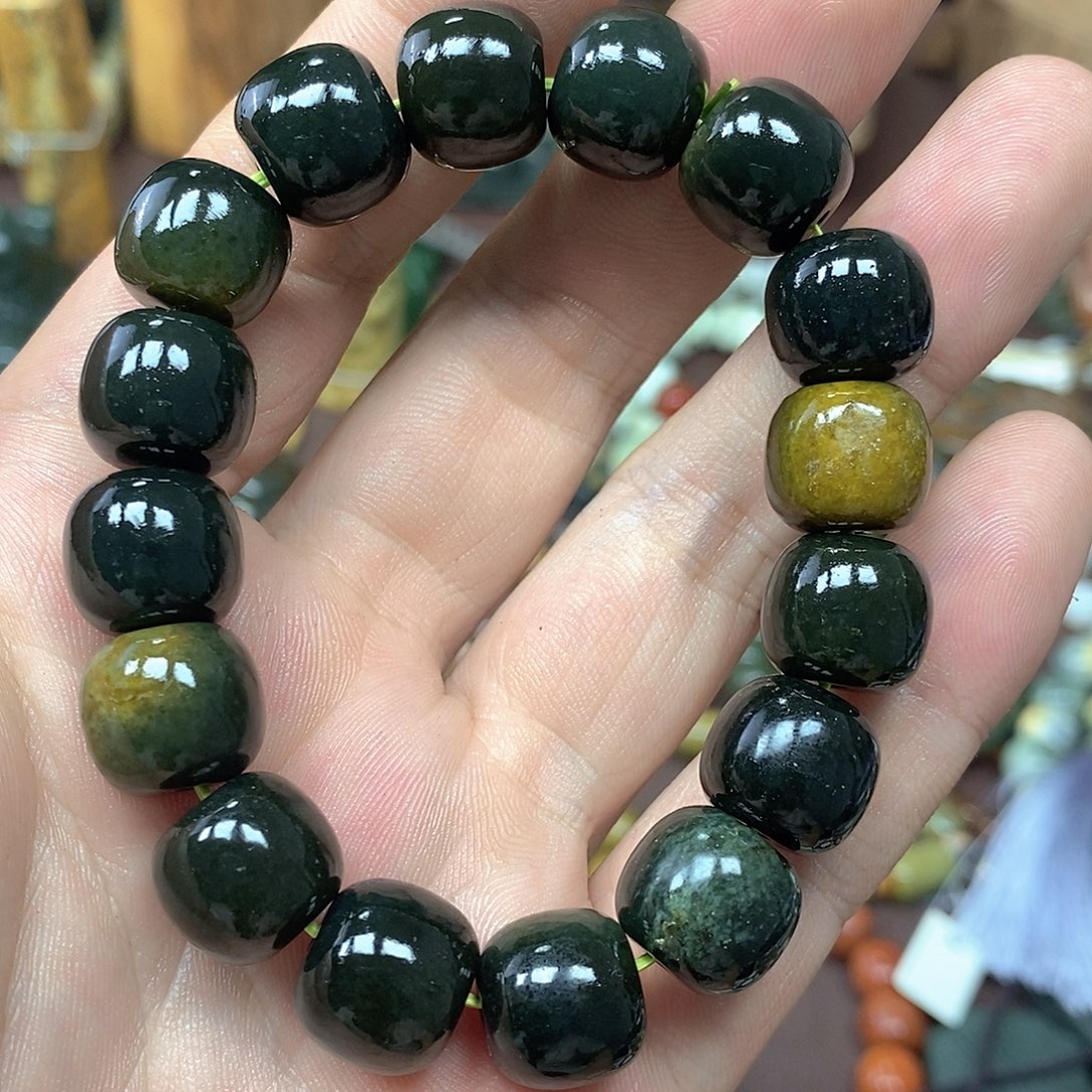 岫岩河磨玉（透闪石质玉）未镶嵌珠宝奇石