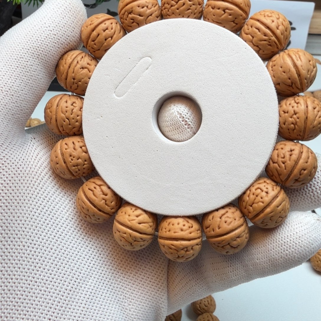 j***n桃核手串17野生桃核