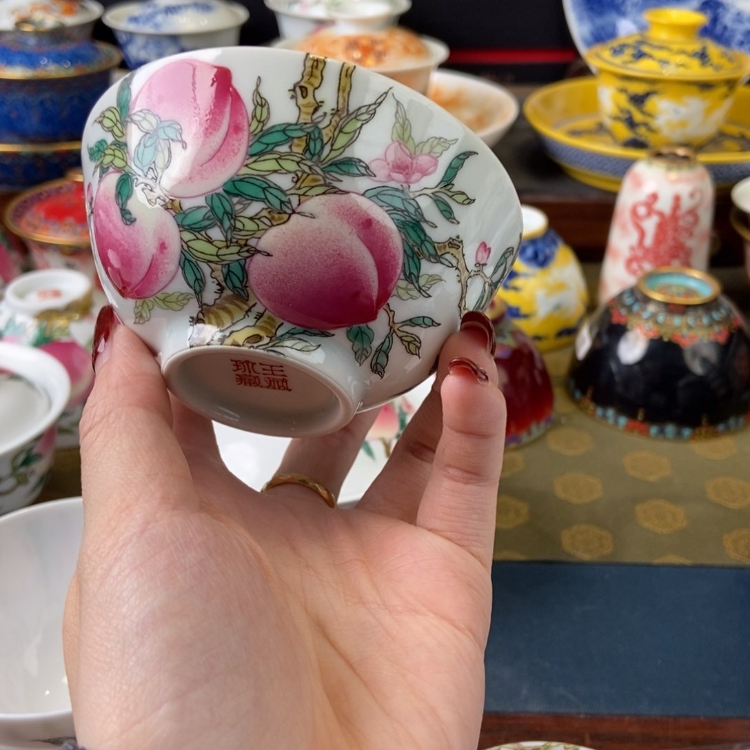 陶瓷艺术家的作品是一种