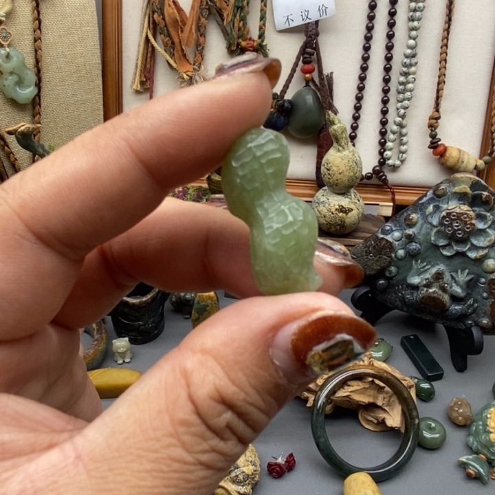 岫岩老玉（透闪石质玉）挂件未镶嵌