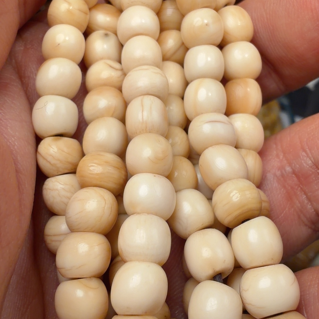 木质类高级白，白檀木，牙芯儿料