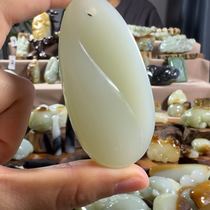 和田玉（糖玉）未镶嵌挂件