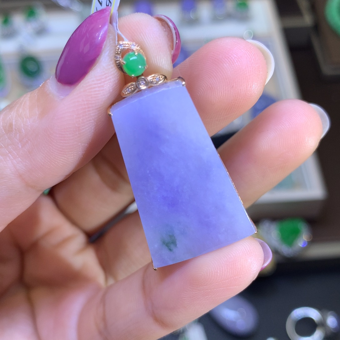 翡翠颈饰18K金镶嵌翡翠