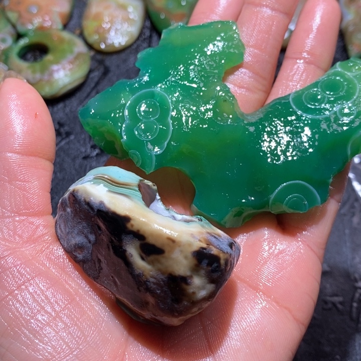 石英质玉颈饰未镶嵌阿*