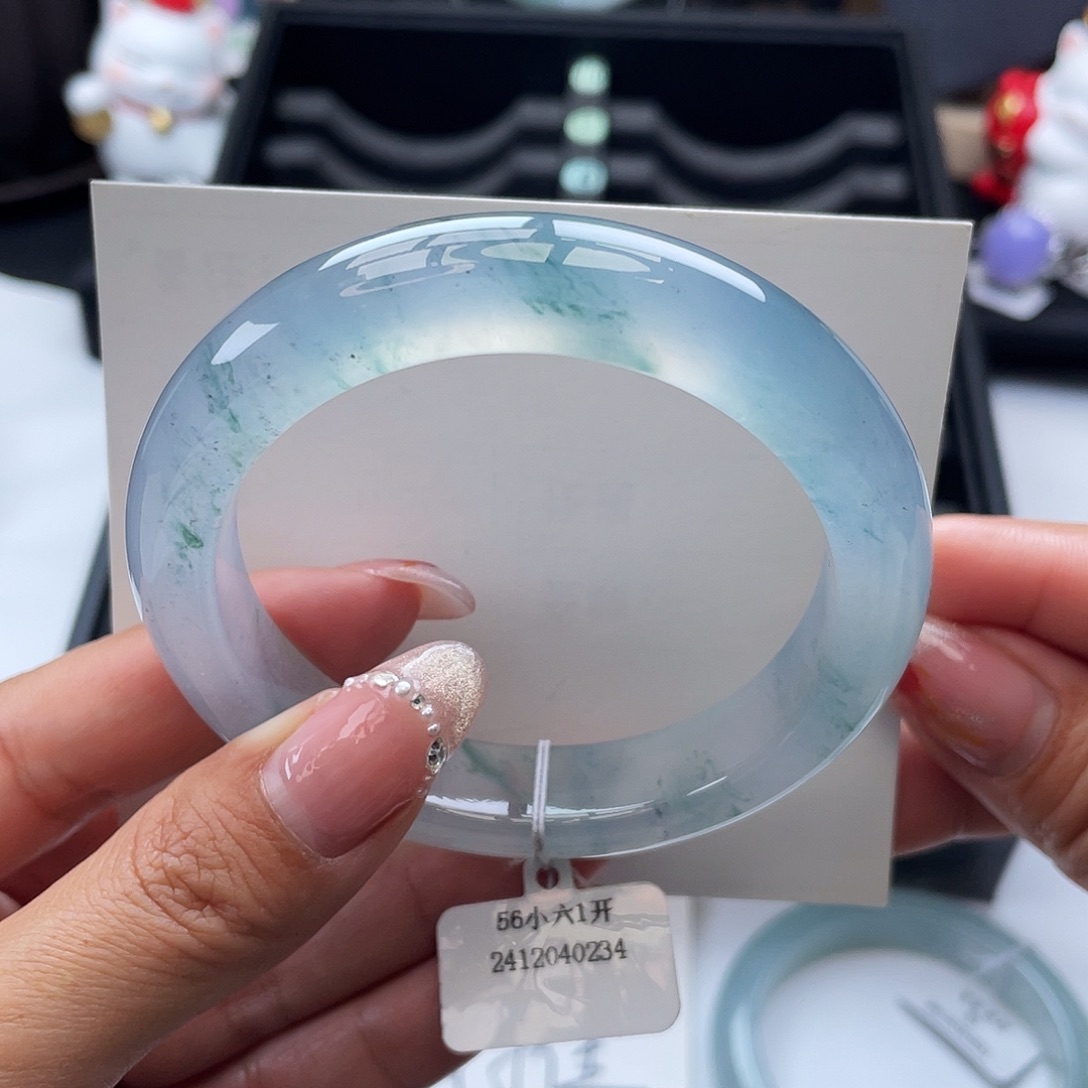 翡翠手镯未镶嵌55-57圈