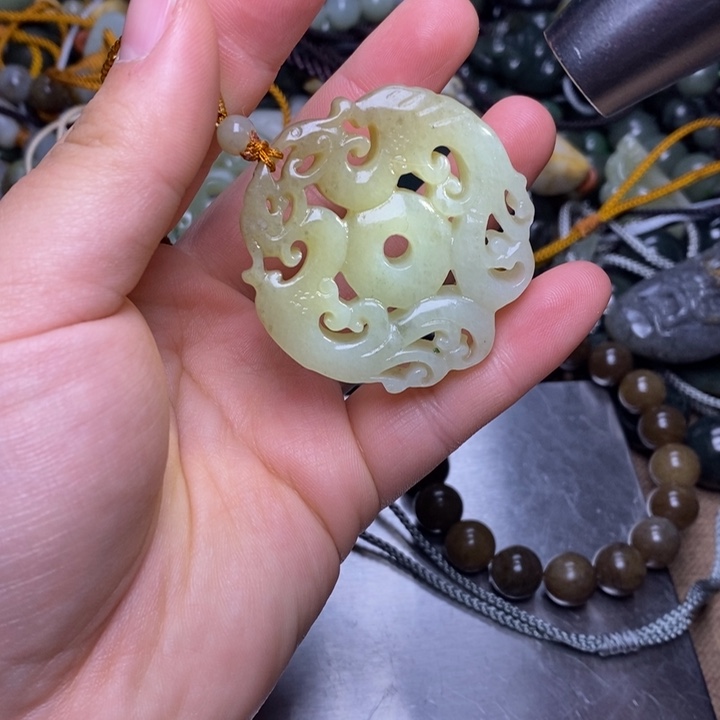和田玉未镶嵌挂件