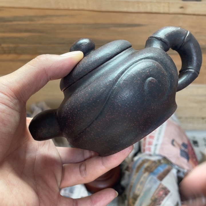 茶壶紫砂老厂紫砂壶一件。