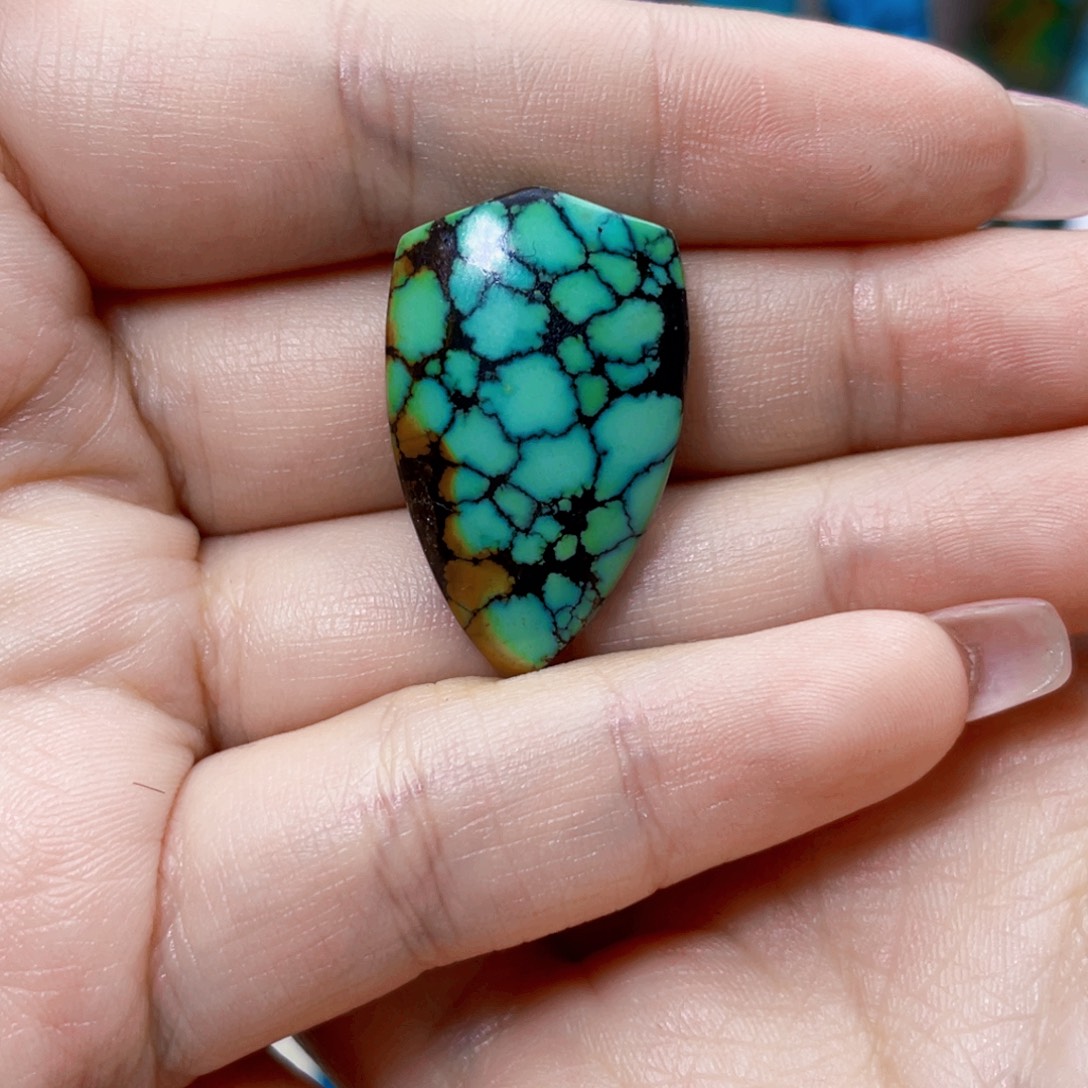 绿松石未镶嵌饰品