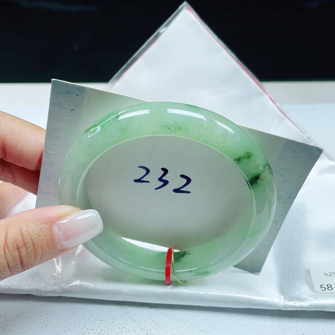 翡翠未镶嵌手镯 正圈58