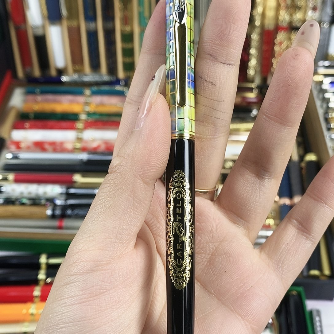 便携式鳄鱼蚀刻油画