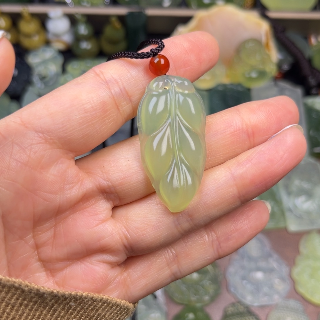 蛇纹石玉未镶嵌吊坠(不含链)