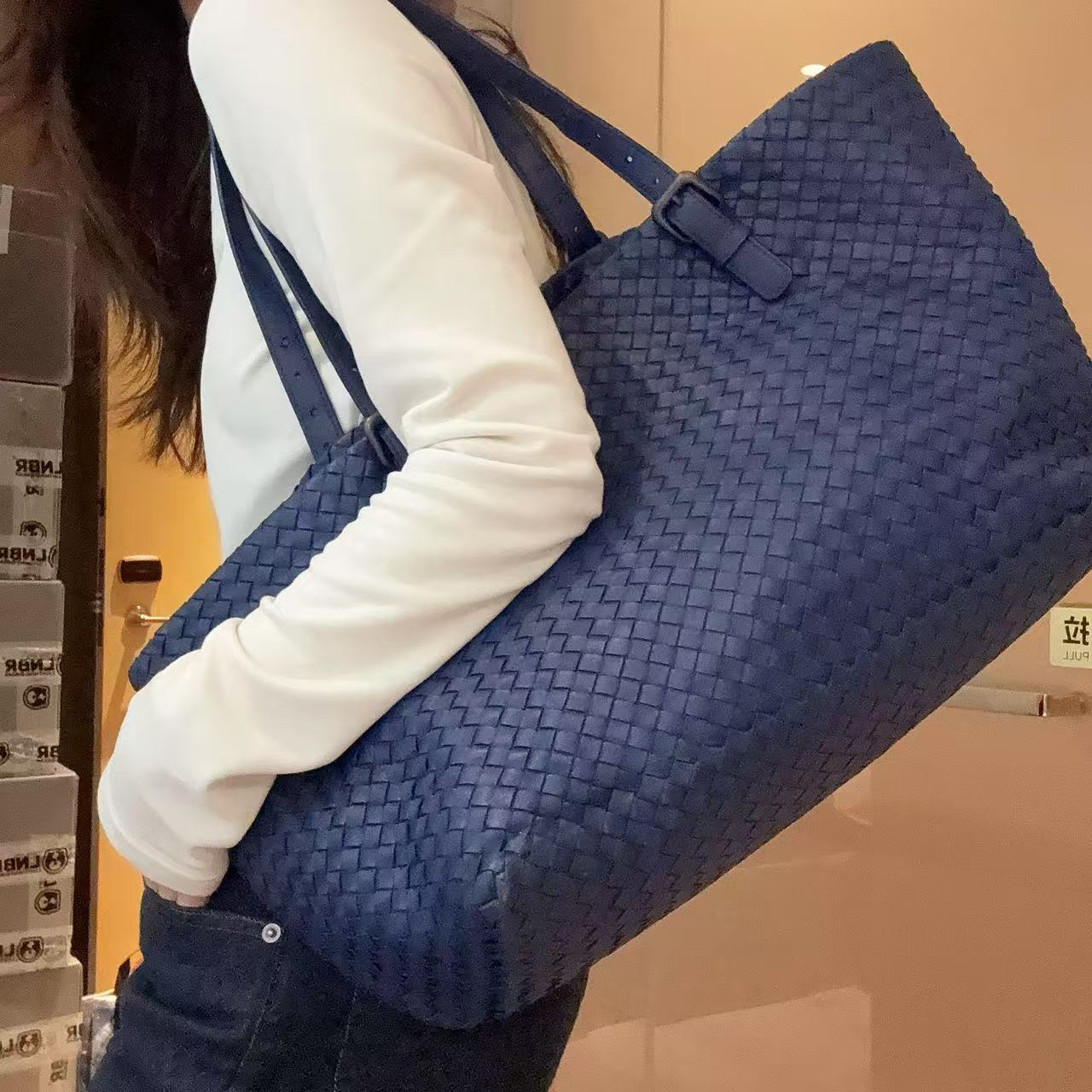 95新 BOTTEGA VENETA/葆蝶家 【蕾】 33 0232 蓝色编织托特包
