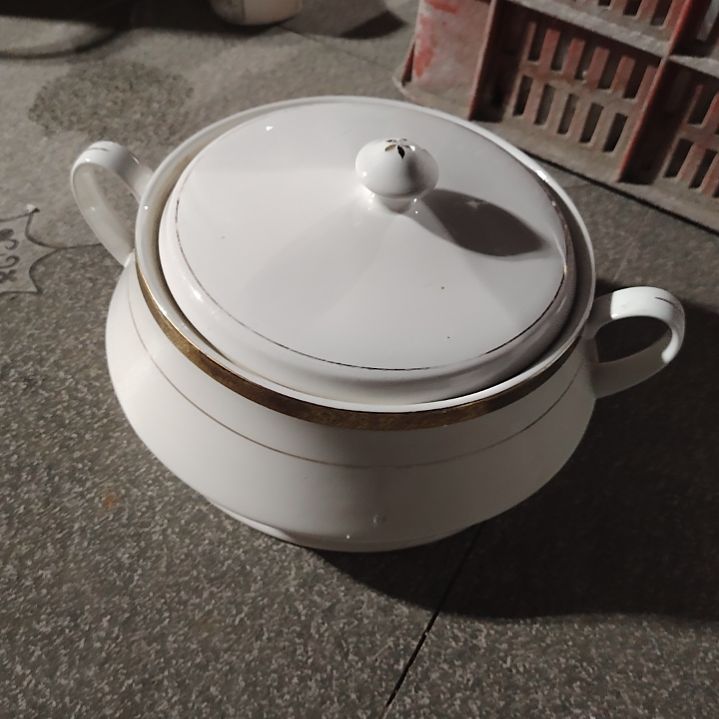 盘陶瓷盘子碗啥都有微瑕不介意品相去拍