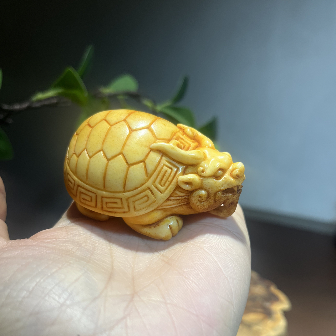 龙龟工艺品手把件