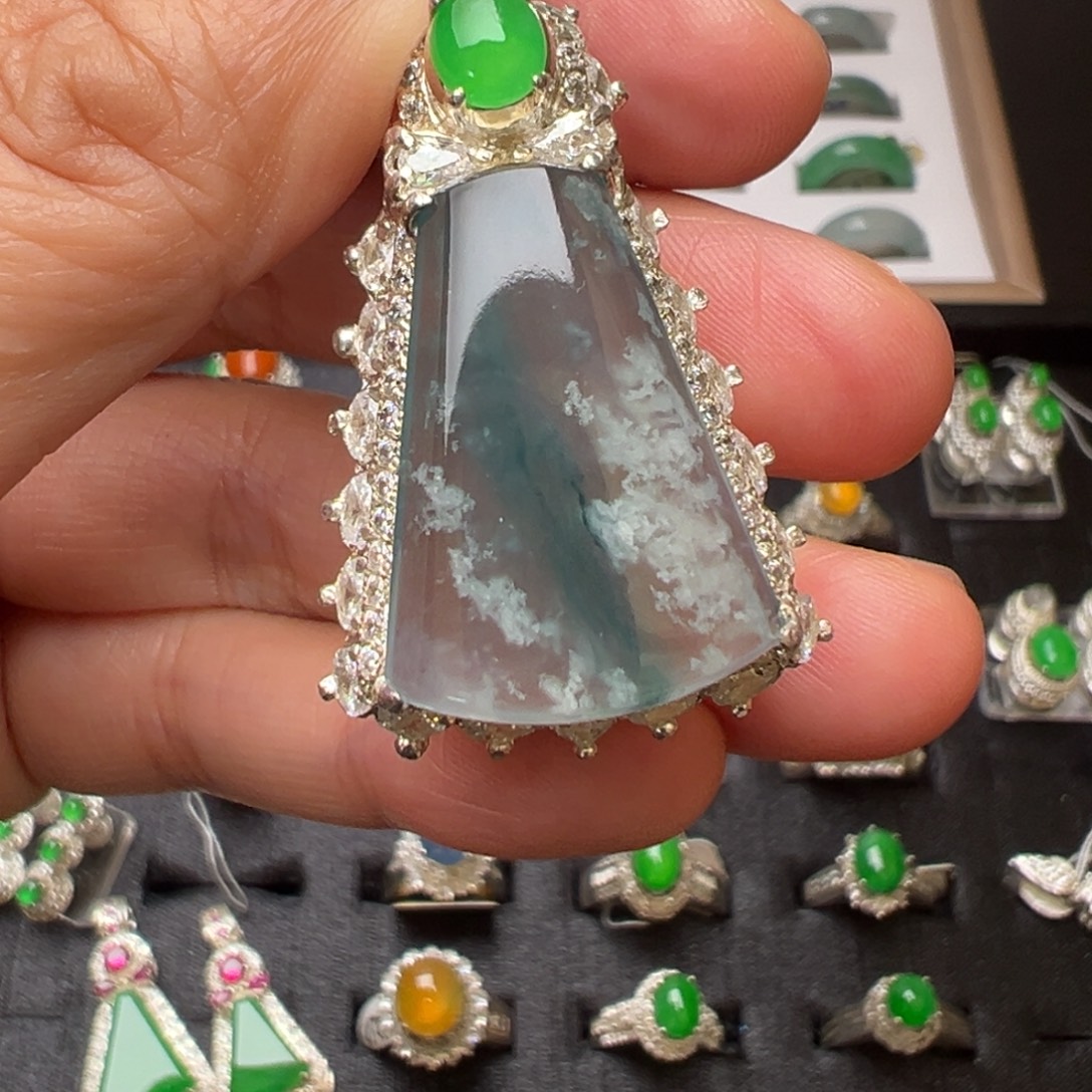 定制翡翠未镶嵌翡翠