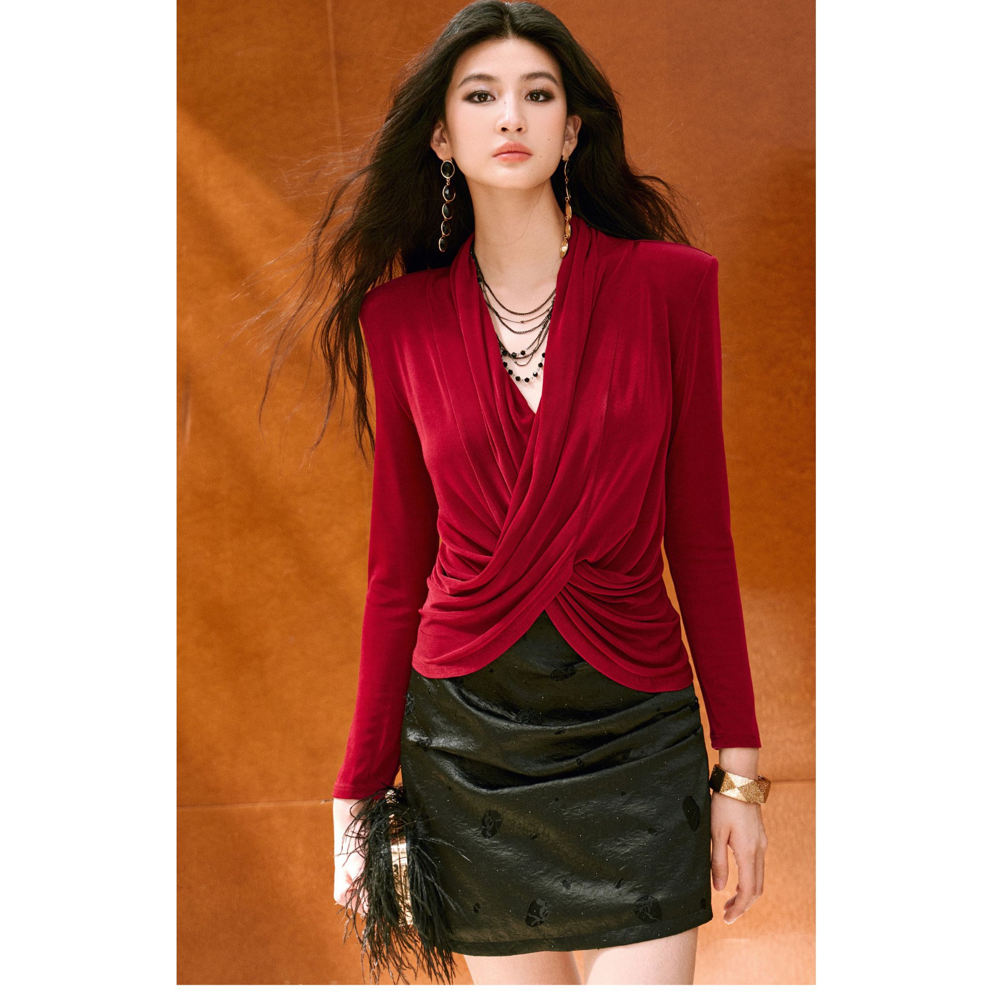 0012时尚休闲轻奢显瘦气质长袖短款修身上衣