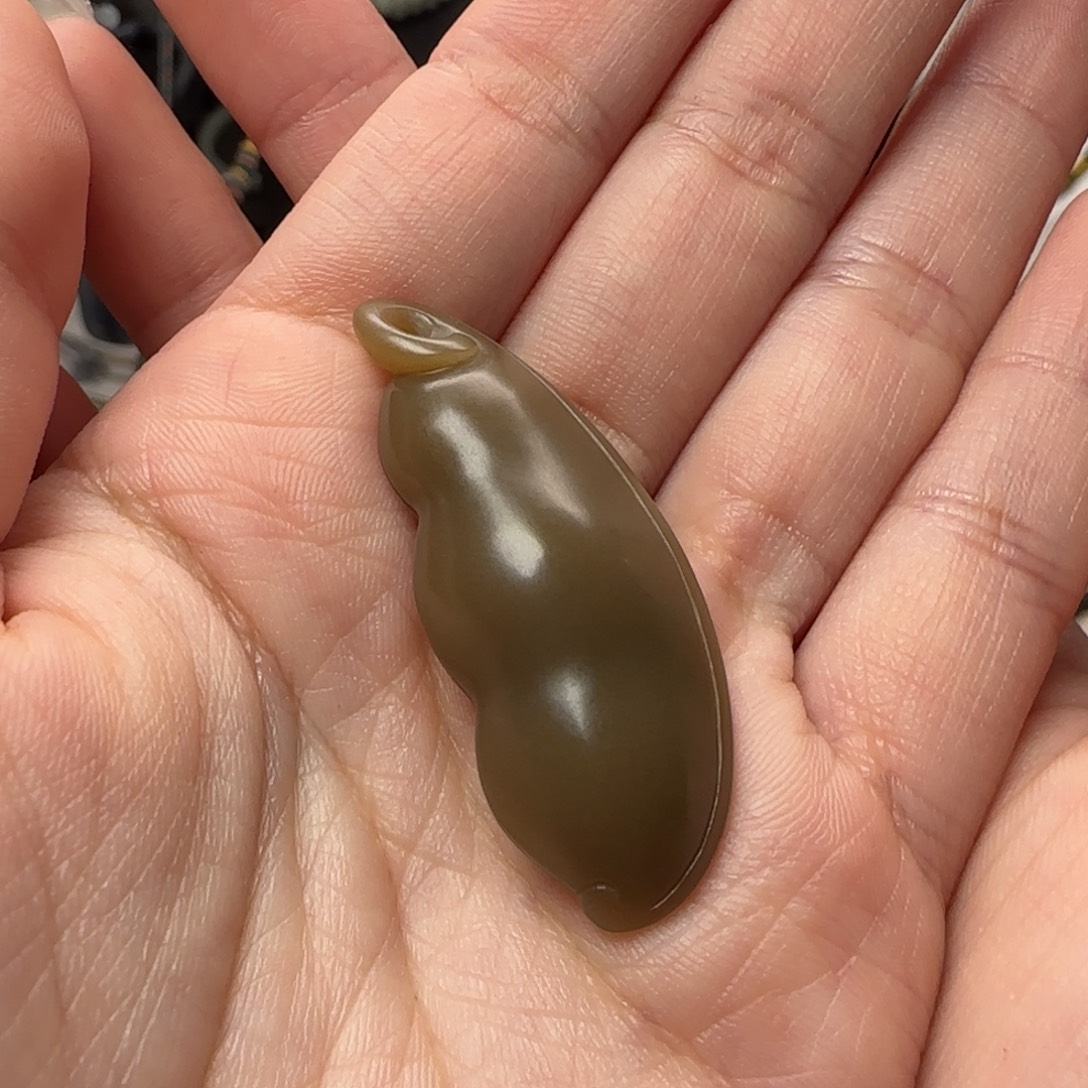 椒***铁和田玉未镶嵌颈饰