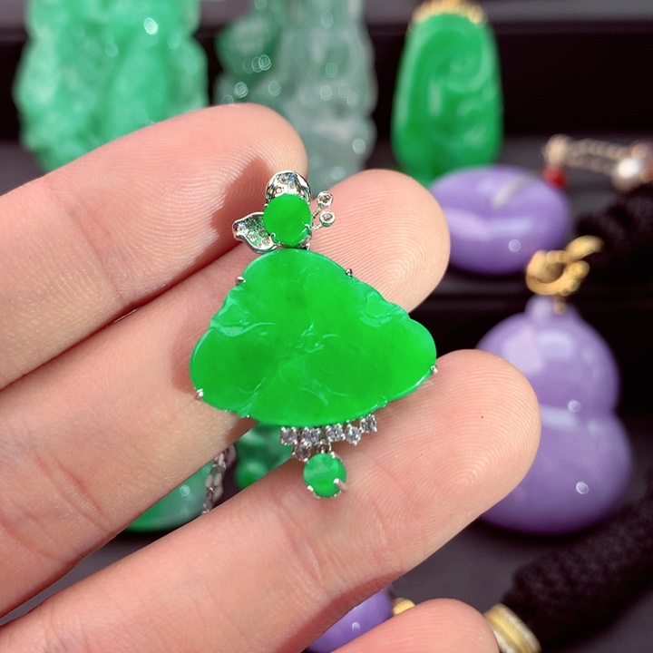 吊坠(不含链)未镶嵌翡翠