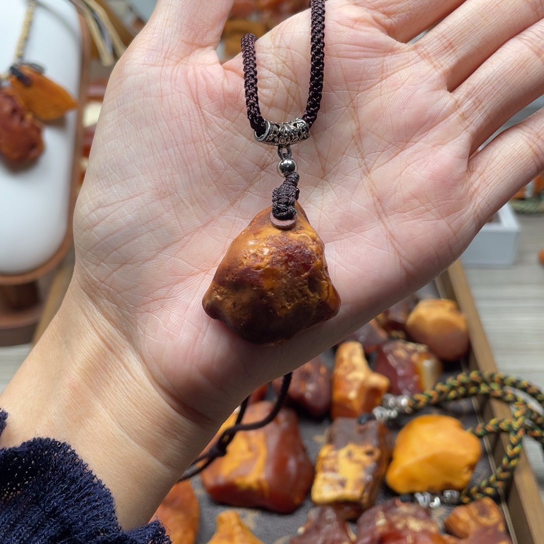 琥珀未镶嵌珠宝奇石