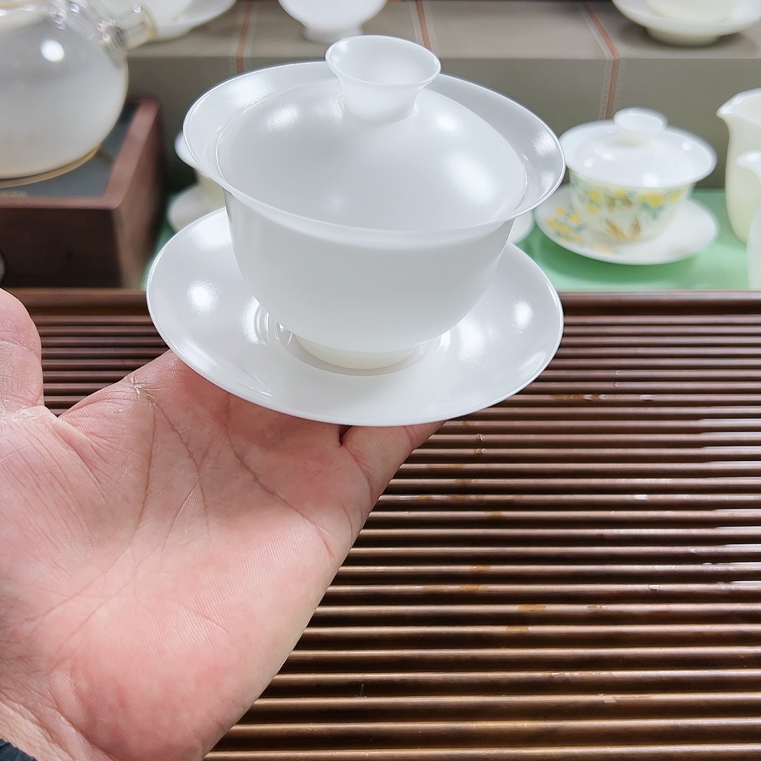 6号注春150ml冰种素烧盖碗