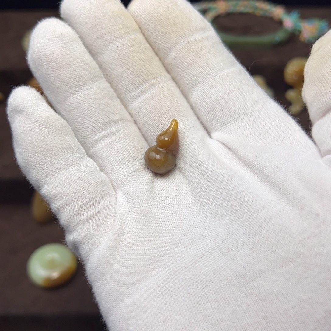 和田玉（糖玉）未镶嵌颈饰