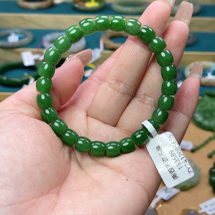 和田玉手链58+圈口。编号20未镶嵌芬*