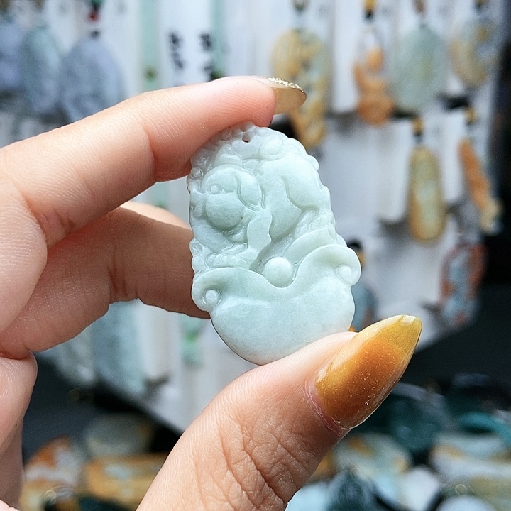 翡翠未镶嵌颈饰翡翠