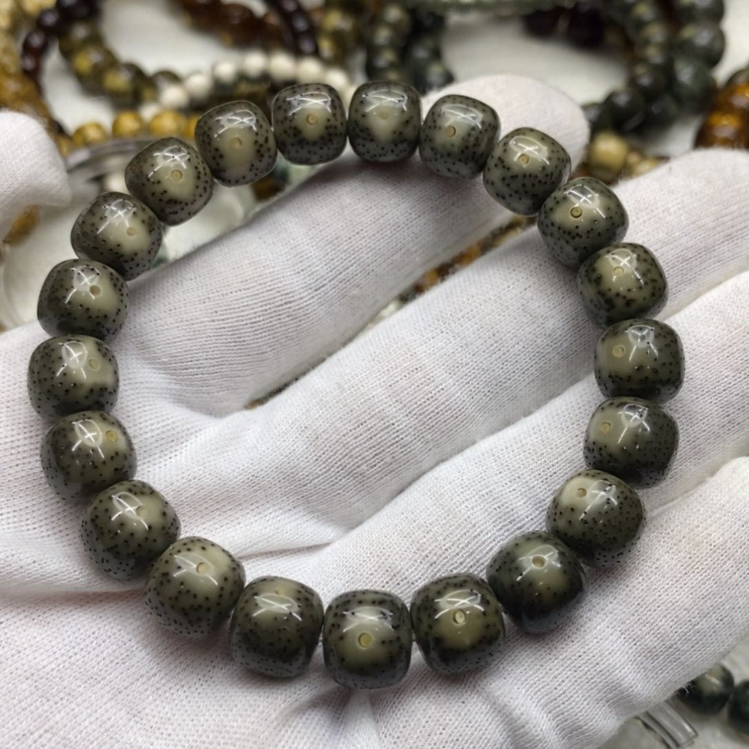 星月菩提手串海南原生态星月菩提