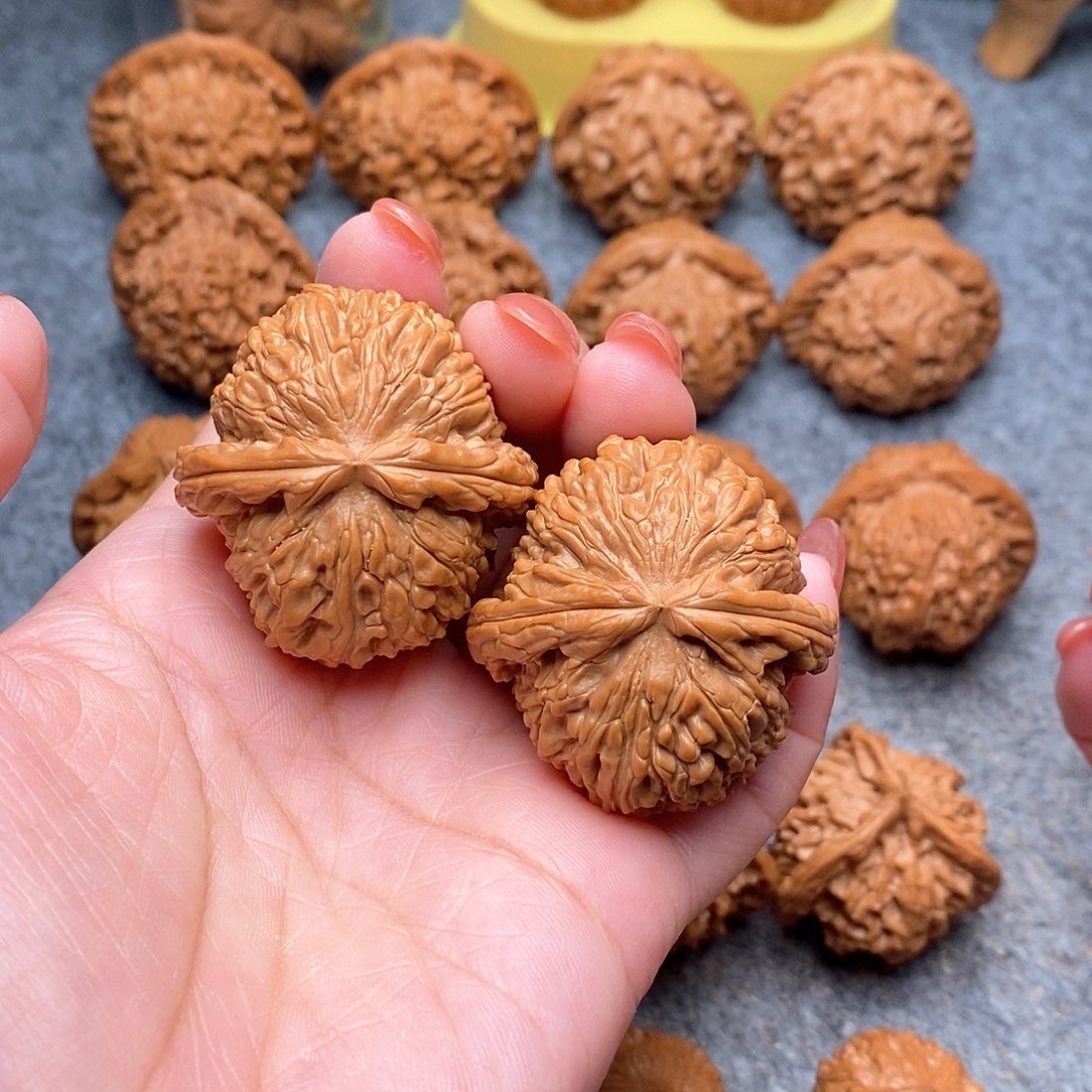 文玩核桃把件精品球白40全品