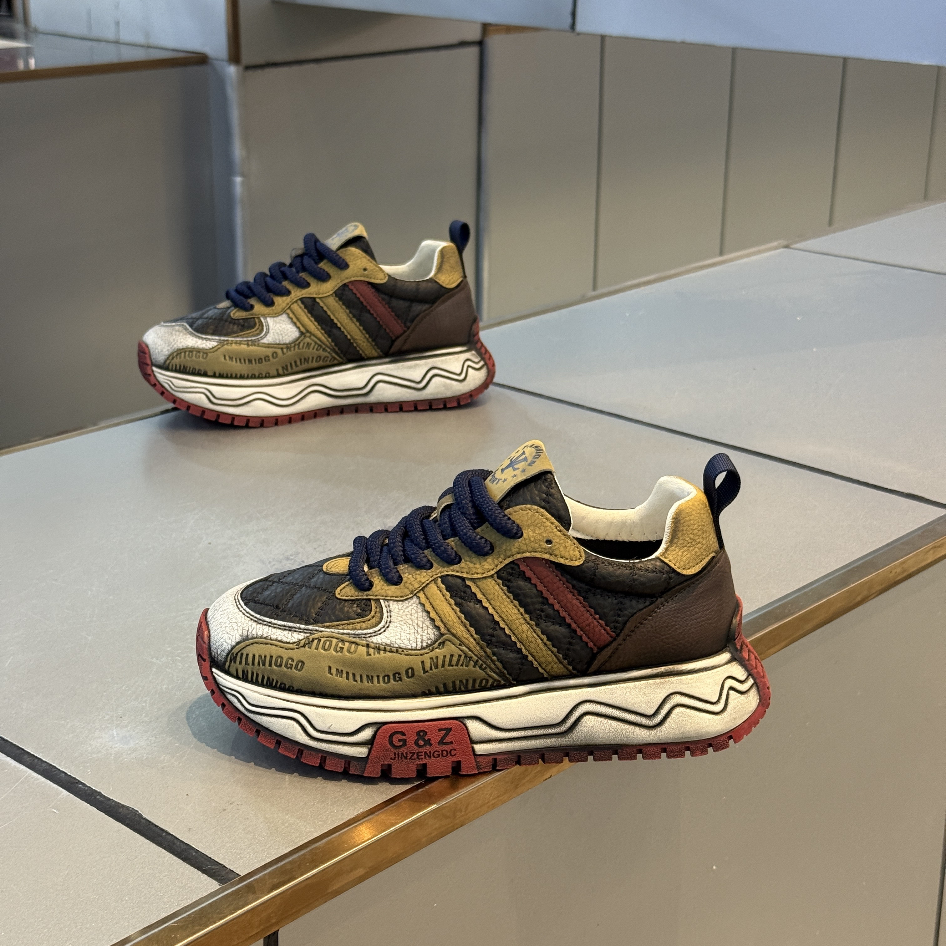 加绒厚底休闲鞋秋冬复古时尚百搭舒适软底潮流男鞋