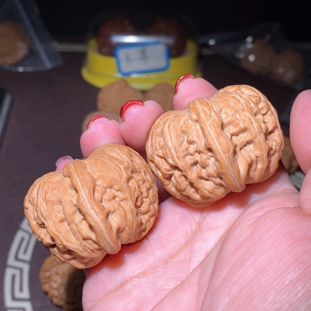 文玩核桃把件元宝