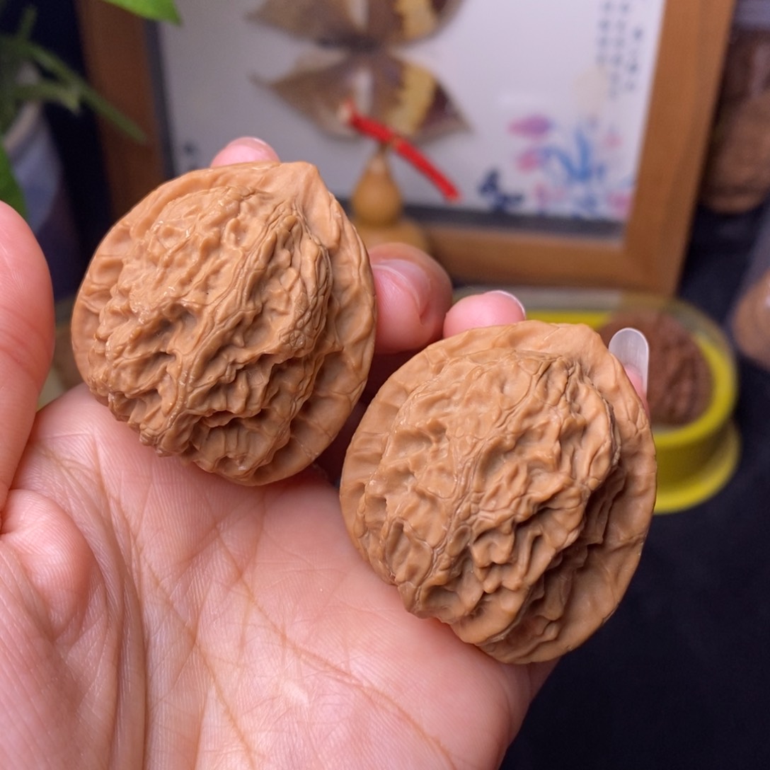 文玩核桃把件38梨木台