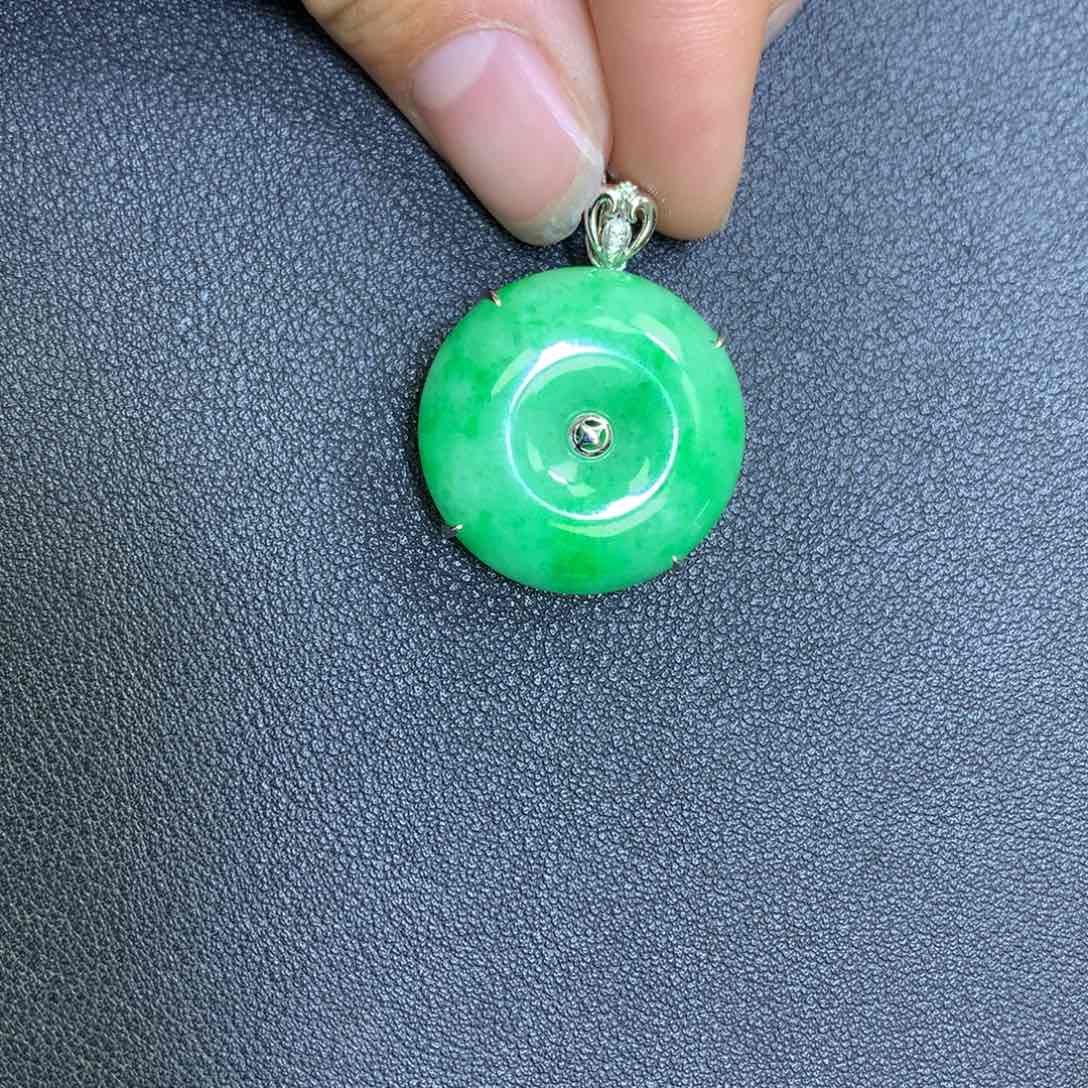 翡翠颈饰18K金镶嵌翡翠