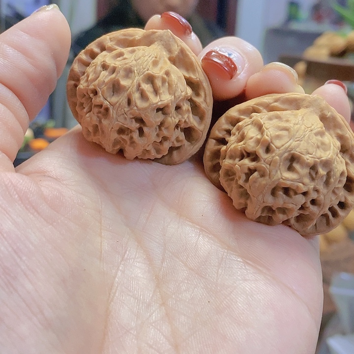 【闪购商品】文玩核桃把件38.5宫灯