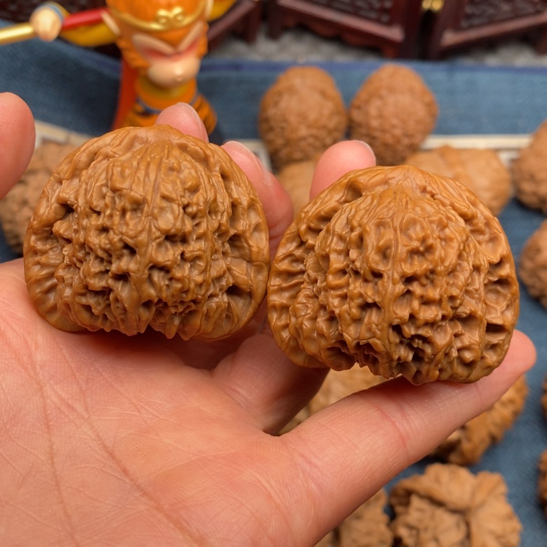 文玩核桃把件42全品三角疆