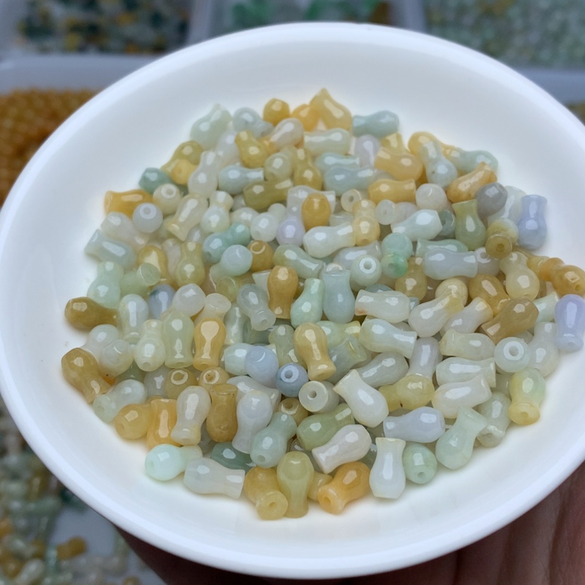 【闪购商品】翡翠手链未镶嵌卡5乘8冰多宝花瓶50颗