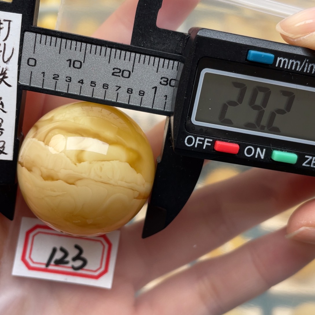 未镶嵌蜜蜡裸石T***i蜜蜡